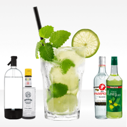 Mojito con rum pampero bianco, succo di lime, bitter angostura e seltz