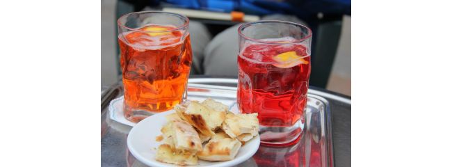 Spritz Campari: la storia, il mito e la ricetta di un aperitivo inimitabile