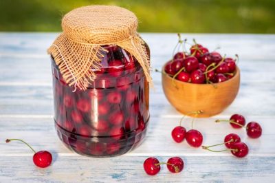 Ricetta delle ciliegie sotto grappa