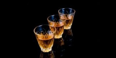 Come preparar un liquore a casa